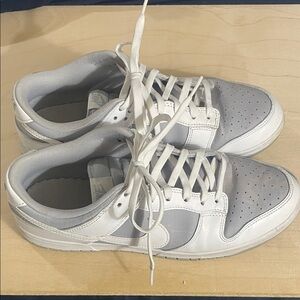 Nike Men's Low-Top Sneakers in White and Light Gray